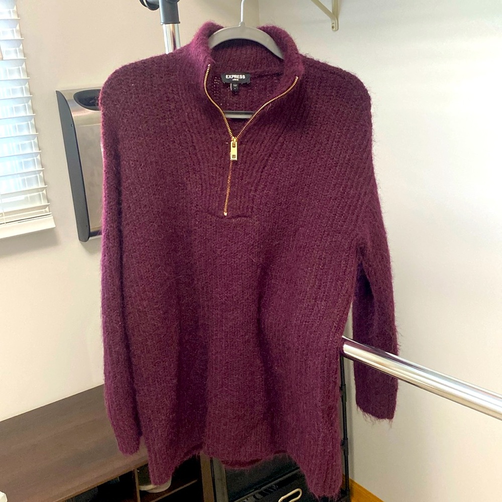 Cozy oversized maroon sweater from Express!